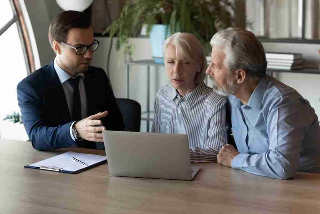 Mortgage Broker in St Albans helping a couple with the mortgage