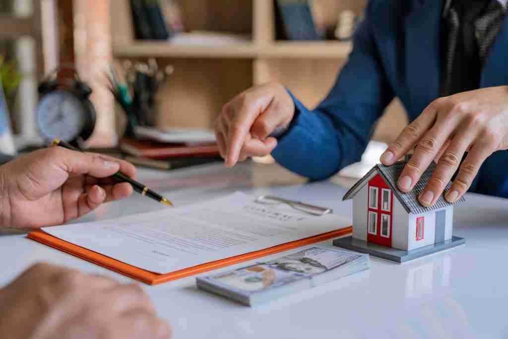 A Mortgage Advisor in Harrow helping out first time buyers